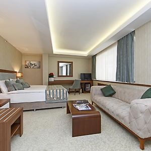 Standard Queen Suite